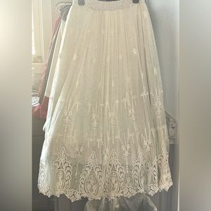 Beautiful Ecru Lace Maxi Skirt from Sundance! Fully Lined. Size Large. Spring!